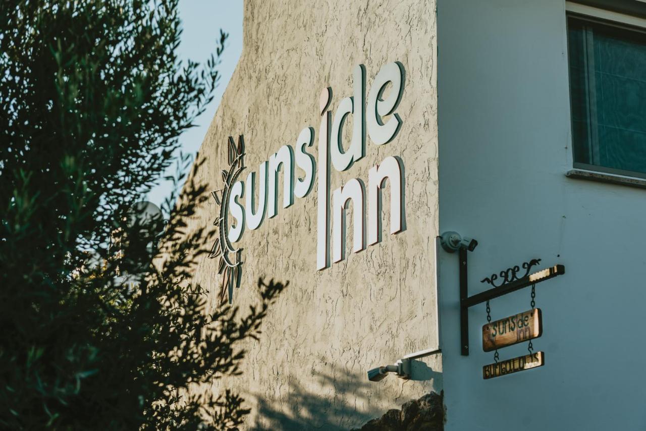 Sunside Inn Hotel 凯里尼亚 外观 照片